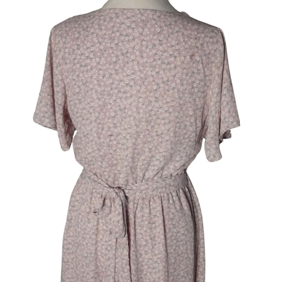 Sienna Sky Purple Micro Floral Daisy Print Surplice Front Midi Dress Size Medium - Picture 6 of 8